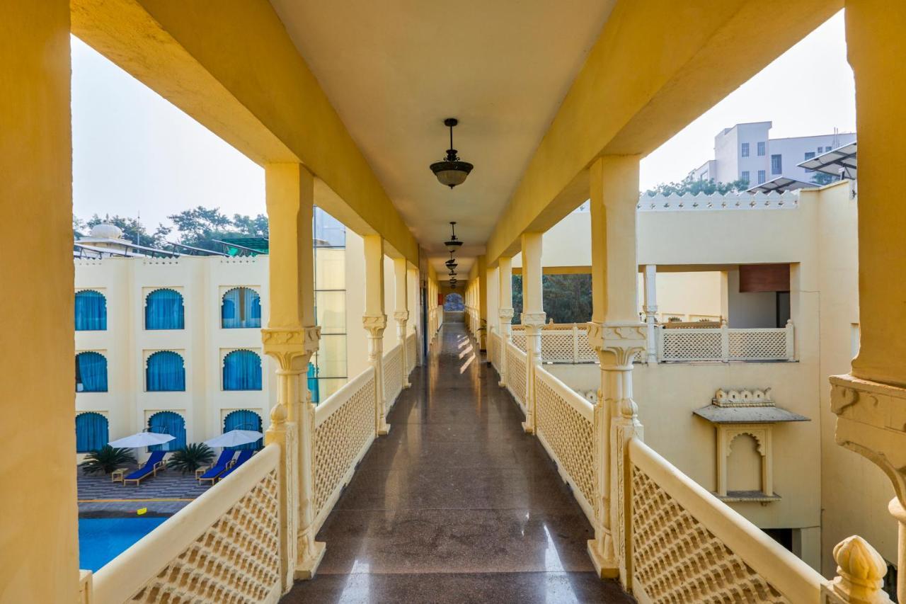 Hotel Club Mahindra Udajpur Zewnętrze zdjęcie
