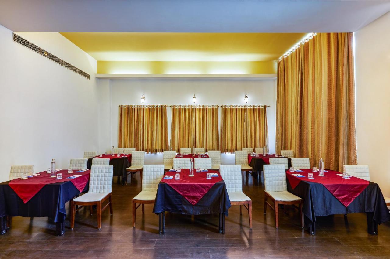 Hotel Club Mahindra Udajpur Zewnętrze zdjęcie