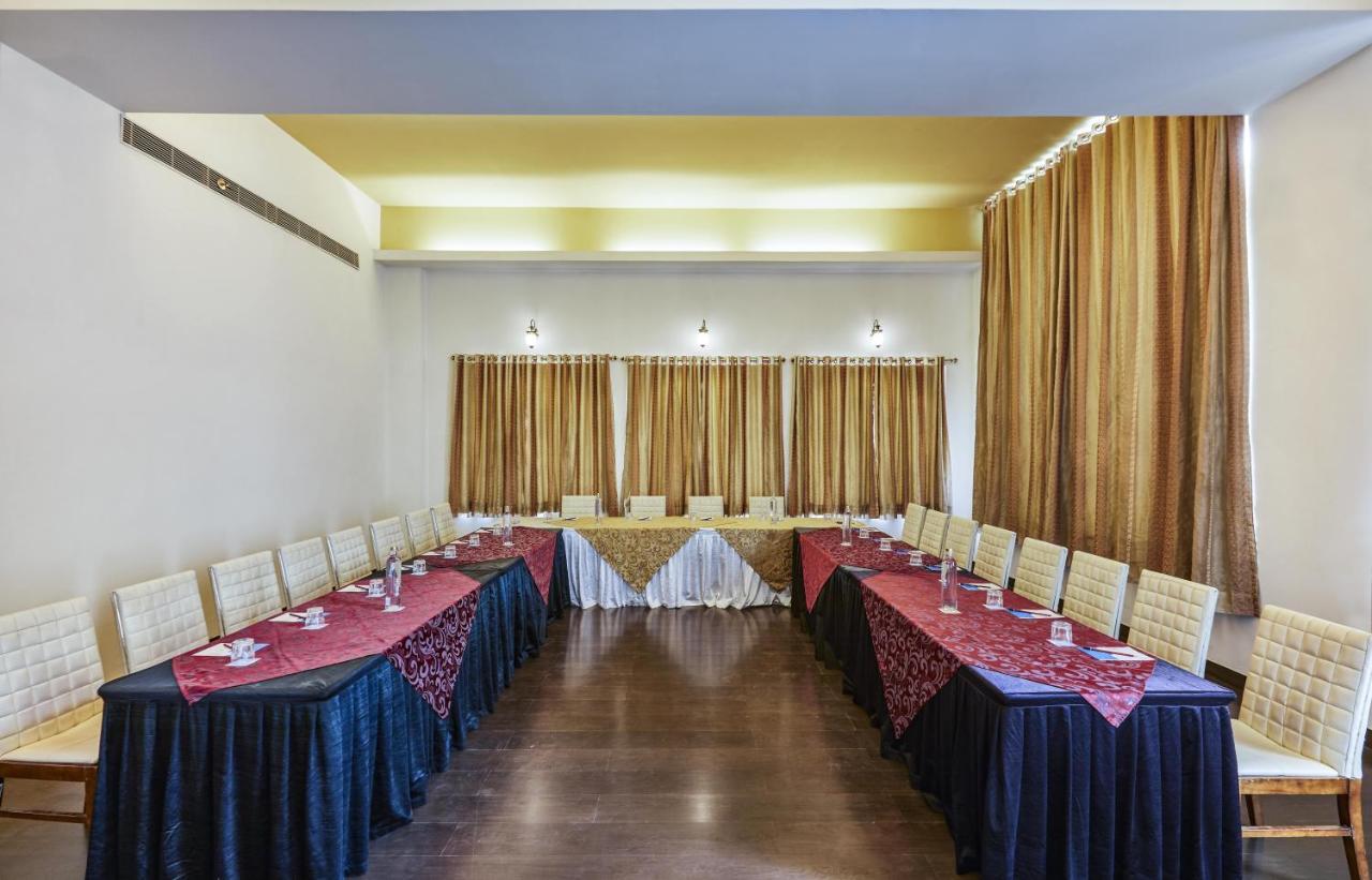 Hotel Club Mahindra Udajpur Zewnętrze zdjęcie