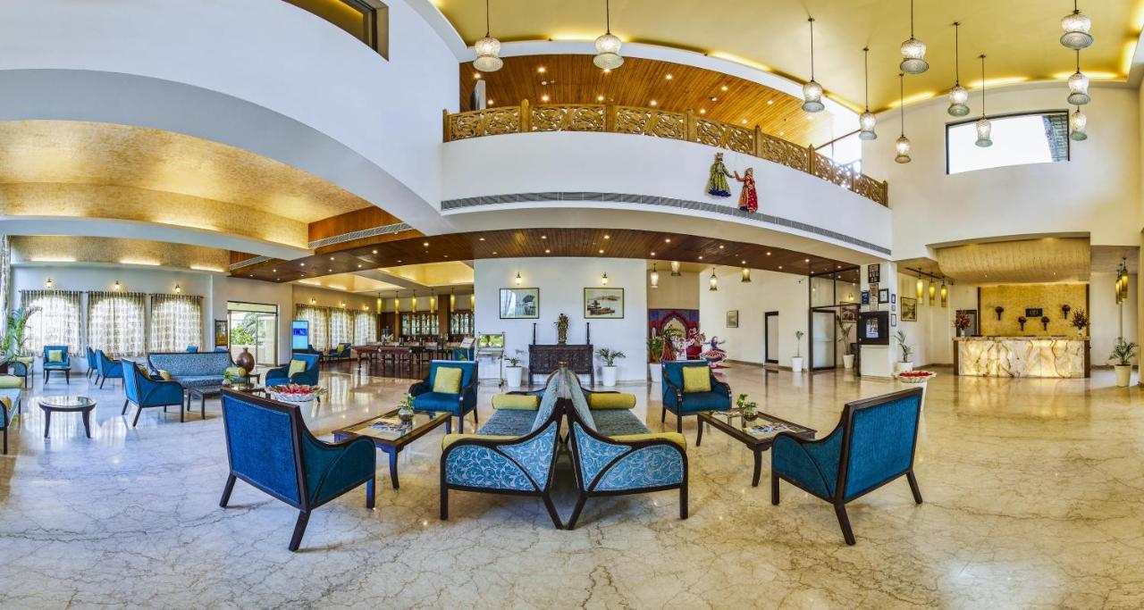 Hotel Club Mahindra Udajpur Zewnętrze zdjęcie