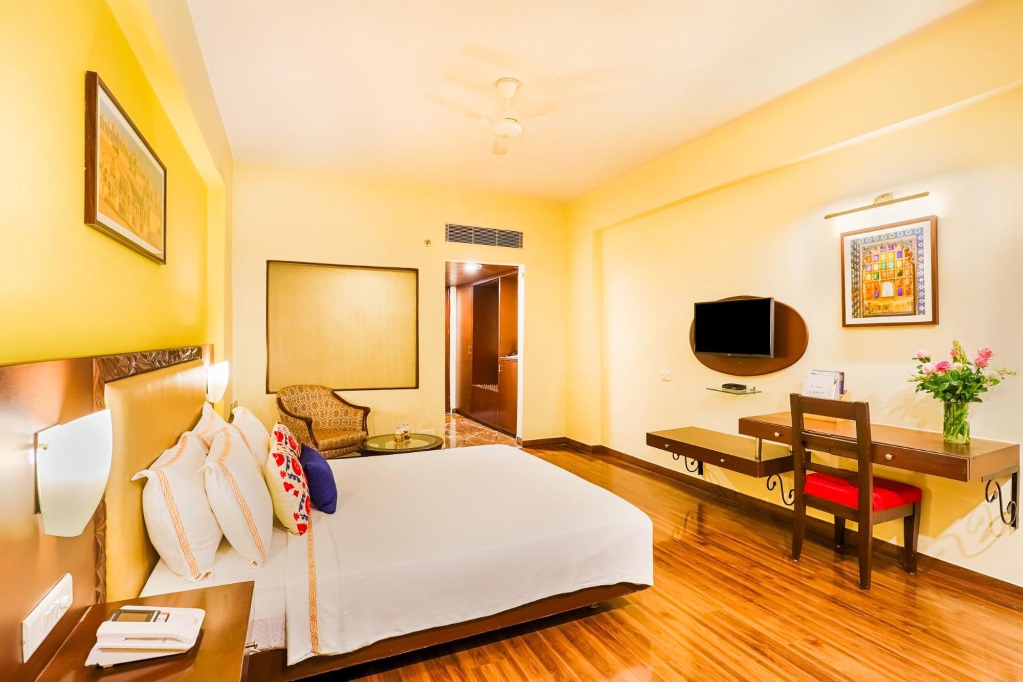Hotel Club Mahindra Udajpur Zewnętrze zdjęcie