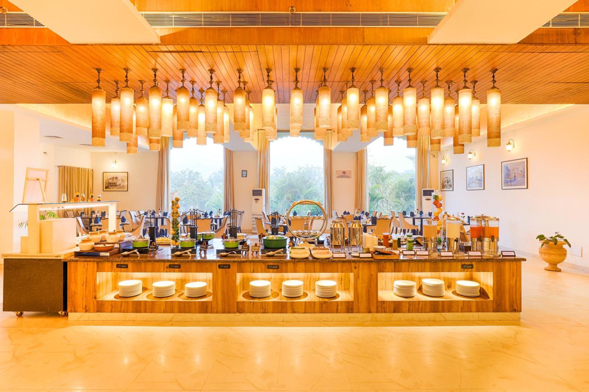 Hotel Club Mahindra Udajpur Zewnętrze zdjęcie