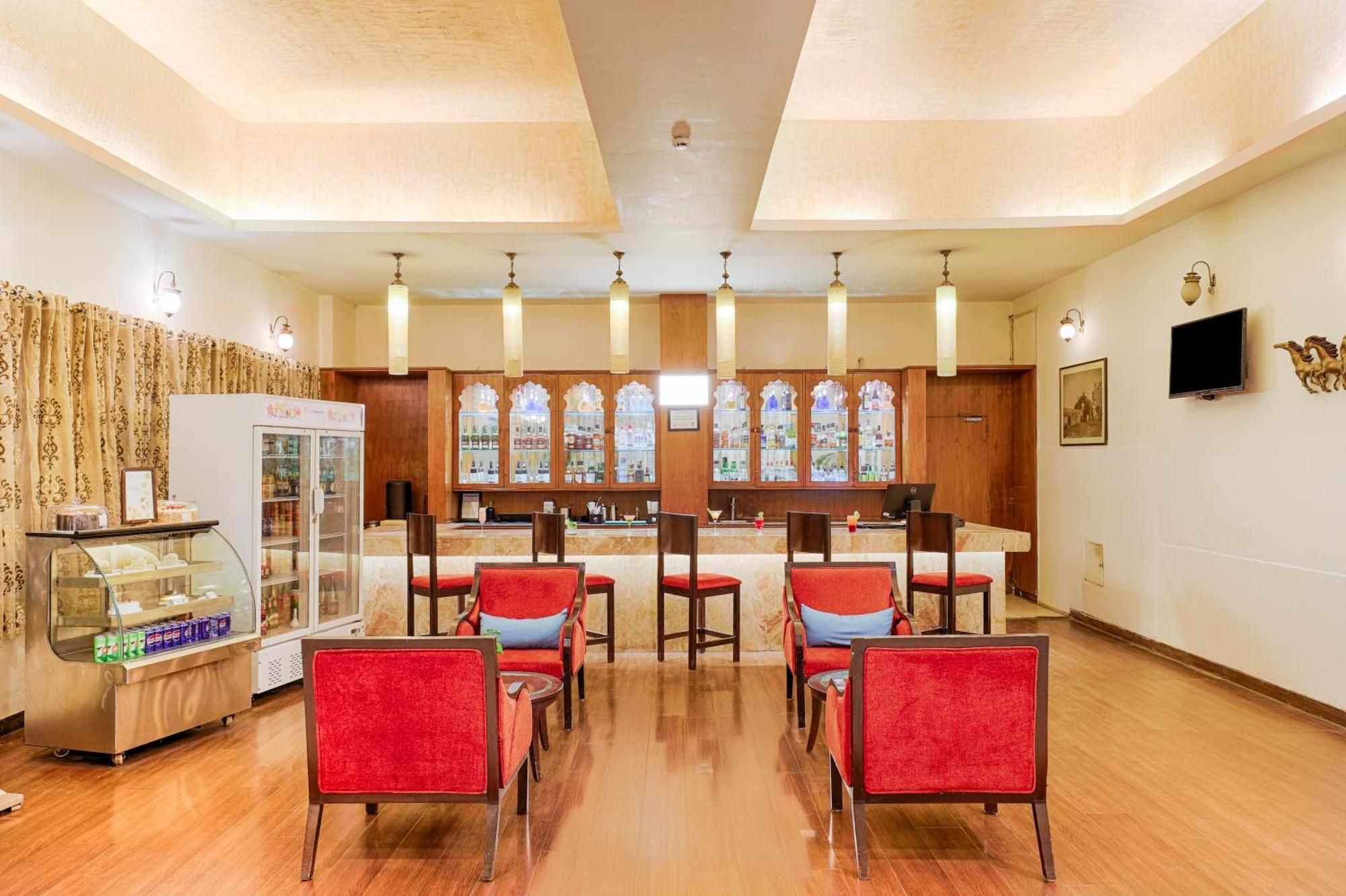 Hotel Club Mahindra Udajpur Zewnętrze zdjęcie