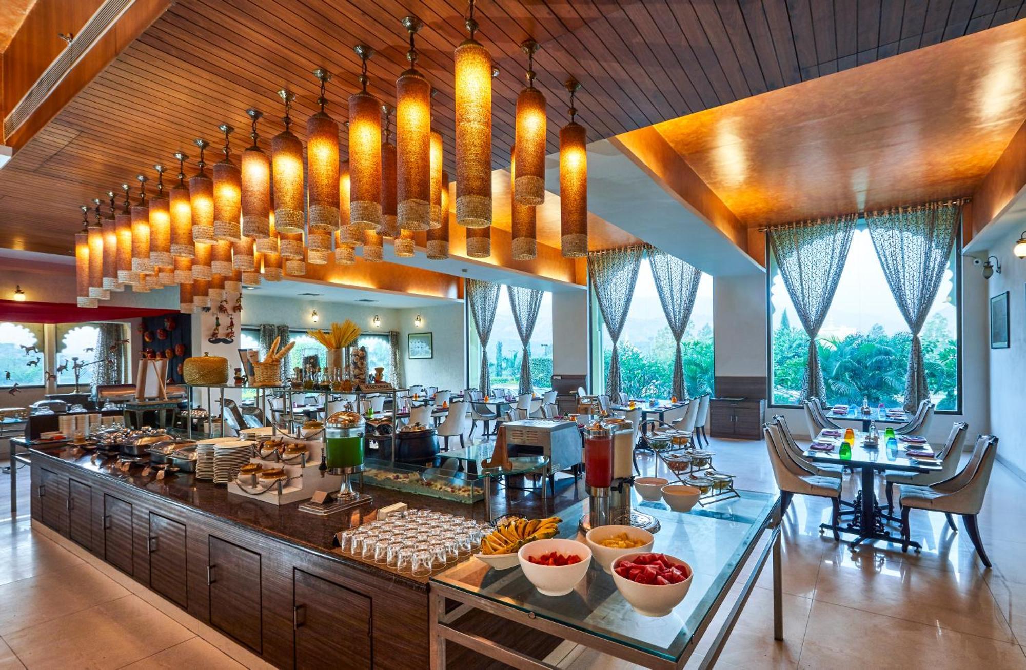 Hotel Club Mahindra Udajpur Zewnętrze zdjęcie